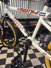 Load image into Gallery viewer, 2003 GT Performer Custom