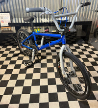 Load image into Gallery viewer, 2007 HARO “FORUM”