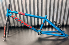 Load image into Gallery viewer, 1999 DYNO “VFR” frame and fork set
