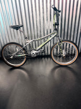 Load image into Gallery viewer, 1999 GT Performer “Pro Freestyle Tour” custom
