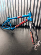 Load image into Gallery viewer, 1999 DYNO “VFR” frame and fork set
